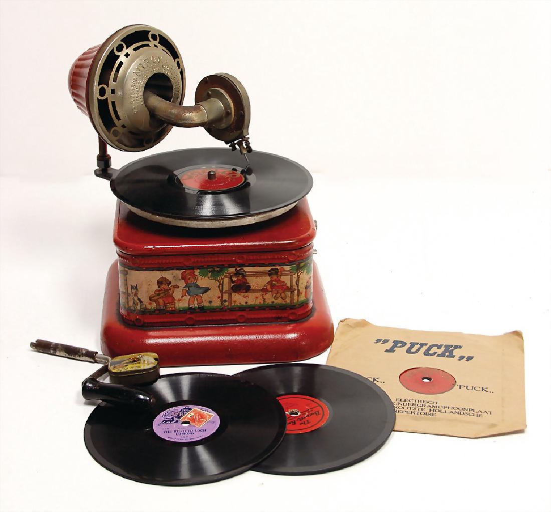 children's gramophone Nirona, heavy sheet metal (1 of 1)