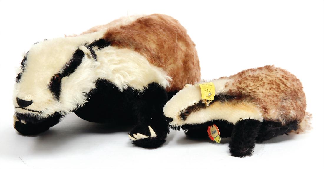 STEIFF 2 pieces badger, 1x with button, lenght: c. 32 (1 of 1)