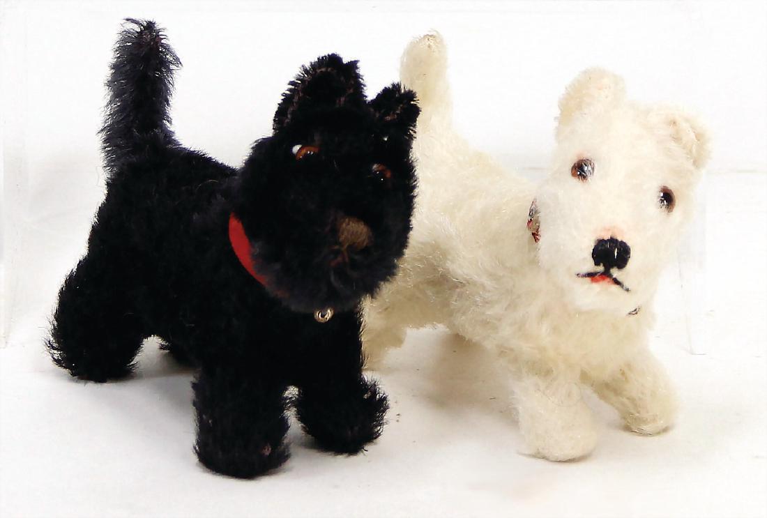 STEIFF 2 Teile, Scotty und Sealyham ohne Knopf u.: STEIFF 2 Teile, Scotty und Sealyham ohne Knopf u. Schild, schwarz u. weiß, 14 cm, guter Zust. German Description STEIFF 2 Teile, Scotty und Sealyham ohne Knopf u. Schild, schwarz u. weiß, 