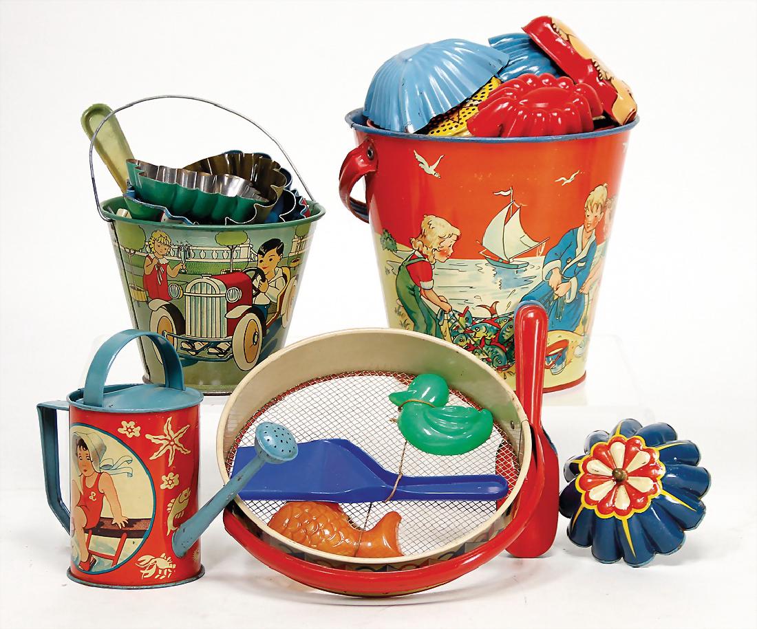 schönes Konv. Blech-Spielzeug, 6 Sandspieleimer, (1 of 1)