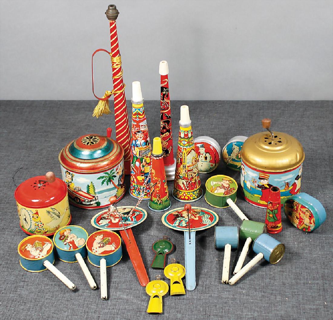 Konv. Blech-Spielzeug, darunter einige Tröten, (1 of 1)