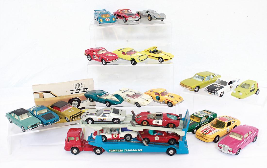 CORGI TOYS Konv. 23 Fahrzeuge, Rennwagen, PKW, (1 of 1)