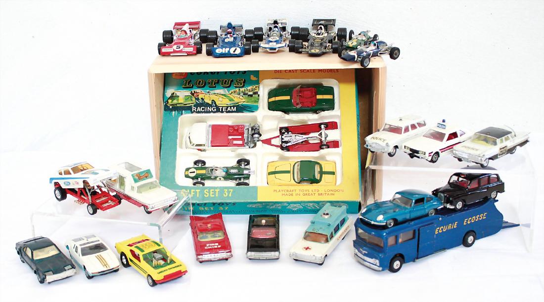 CORGI TOYS Konv. Fahrzeuge, Autobus, 6 Rennwagen, 1 (1 of 1)