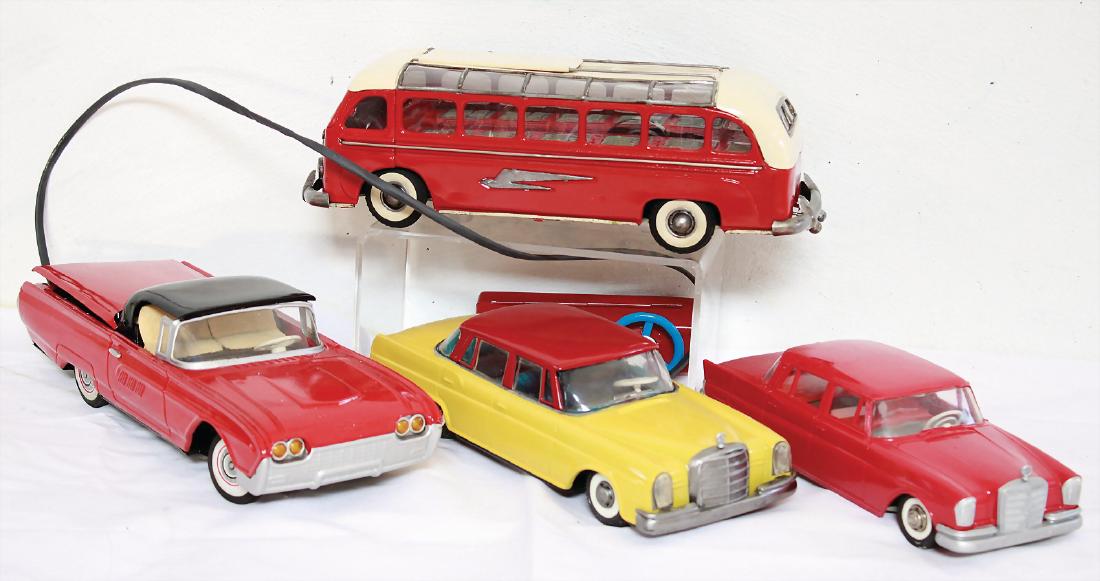 Konv. 4-tlg., 1 Bus, 3 Fahrzeuge, 1x mit Fernsteuerung, (1 of 1)