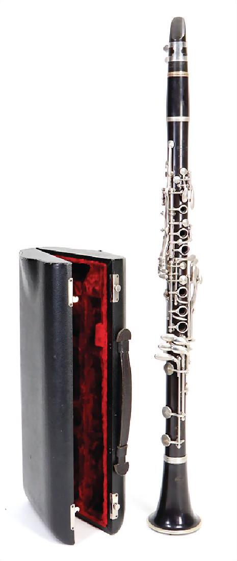 BUFFET CRAMPON AND CIE, PARIS clarinet in b, made of (1 of 2)