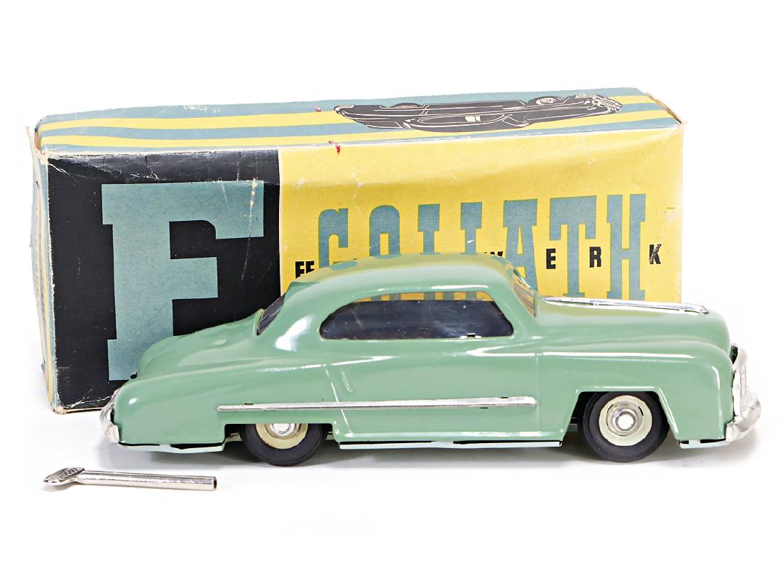 saloon, early GDR production, marked N in a circle 510 (1 of 1)