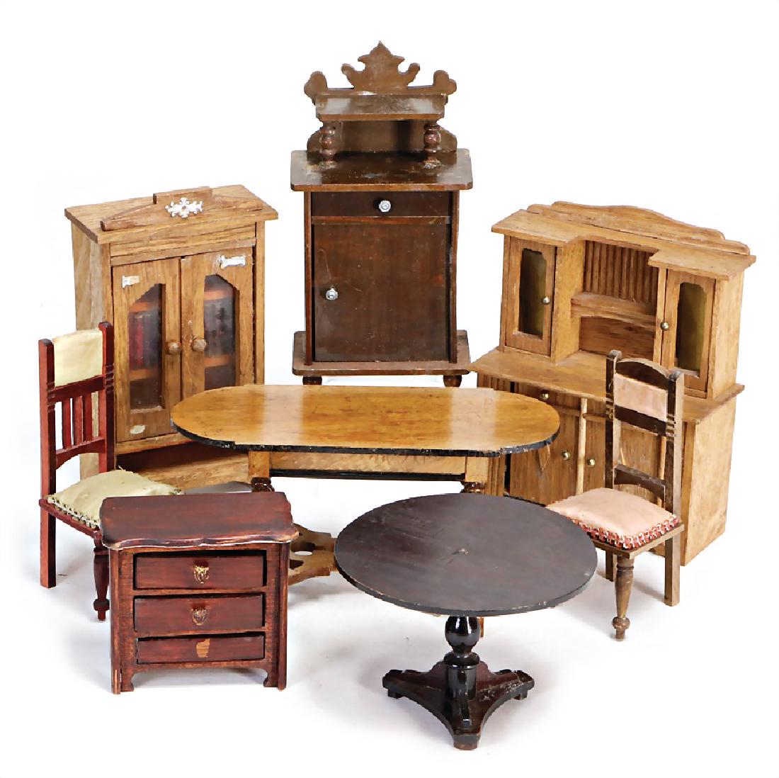 mixed lot of  dollhouse furnishings, 2 cupboards, (1 of 1)