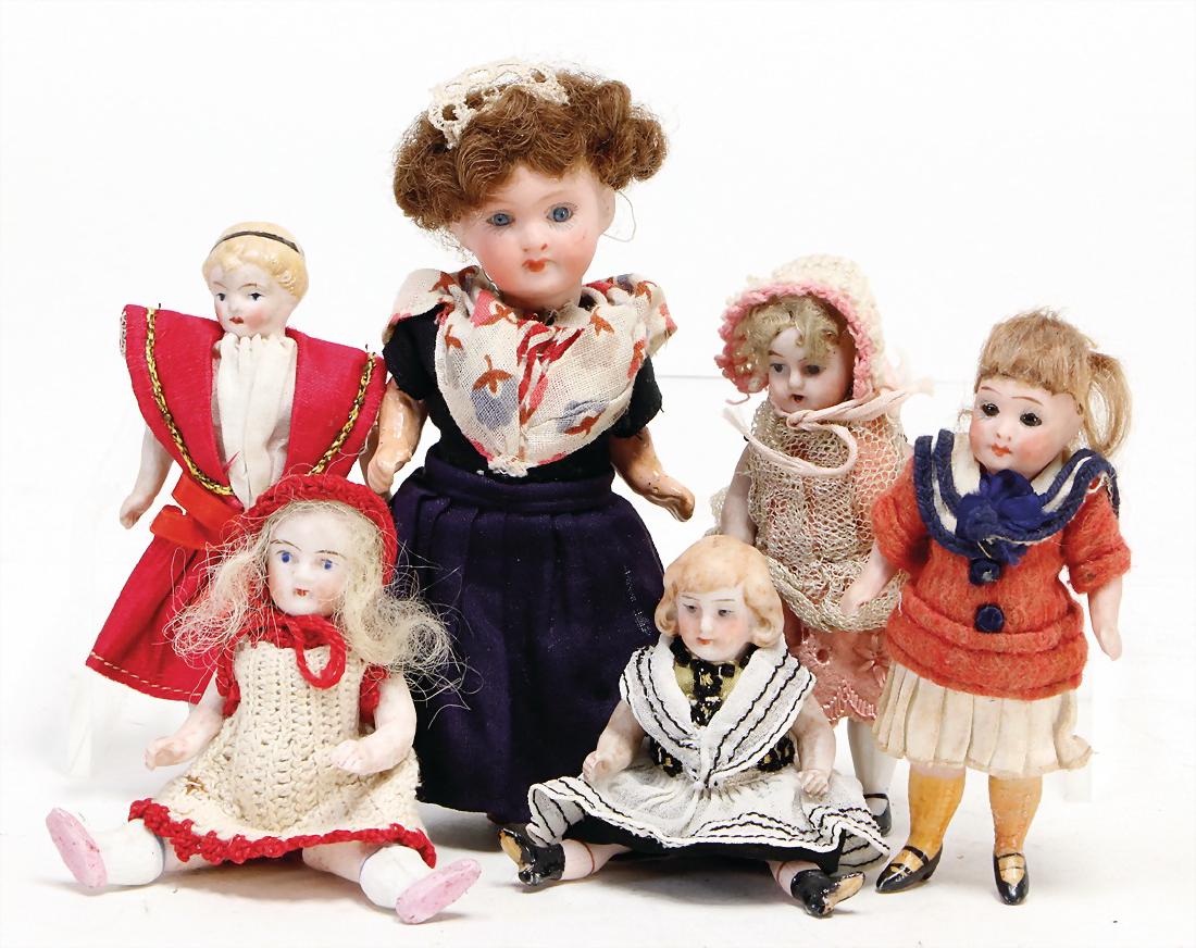 mixed lot of  dollhouse dolls, children, 6-pieces, 1 (1 of 1)