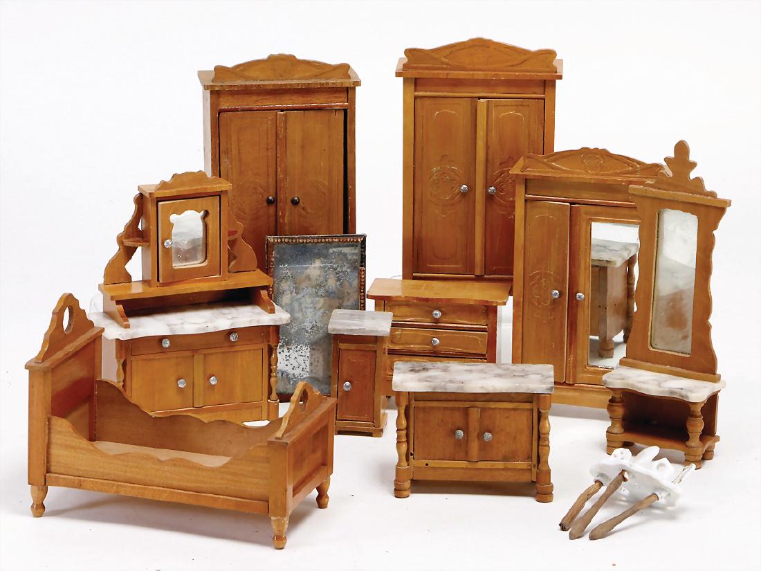 mixed lot of  dollhouse furnishings, pear tree stamped, (1 of 1)