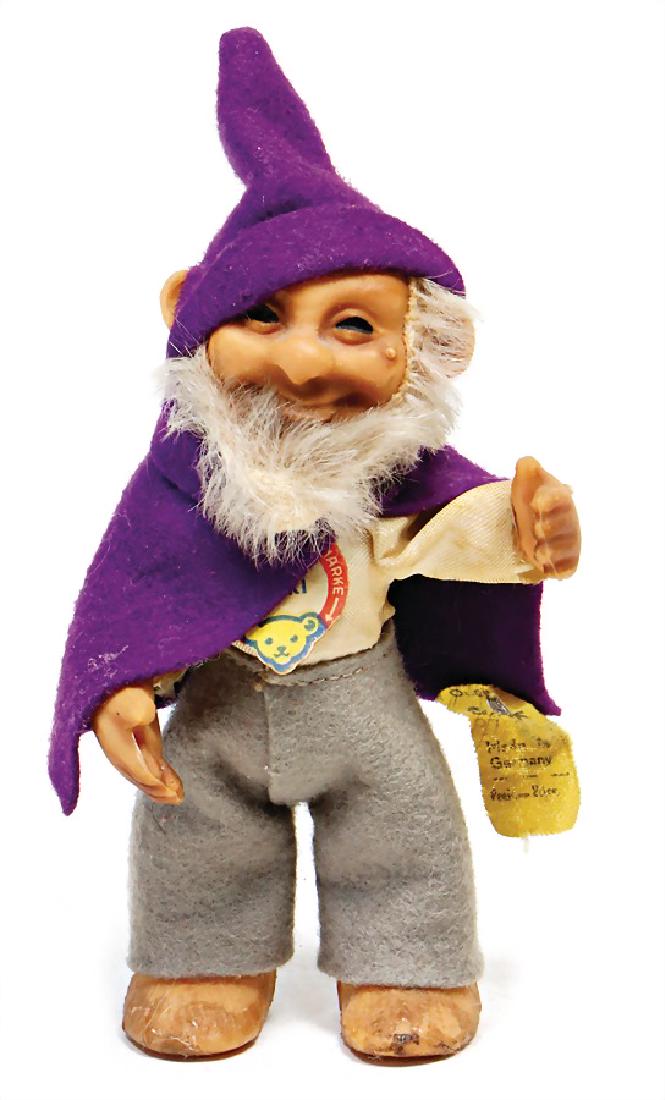 STEIFF Gucki, complete, No. not clear visible anymore,: STEIFF Gucki, complete, No. not clear visible anymore, purple cap, rare in this color: German Description STEIFF Gucki, kompl., Nr. nicht mehr klar erkennbar, lila Mütze, selten in dieser Farbe