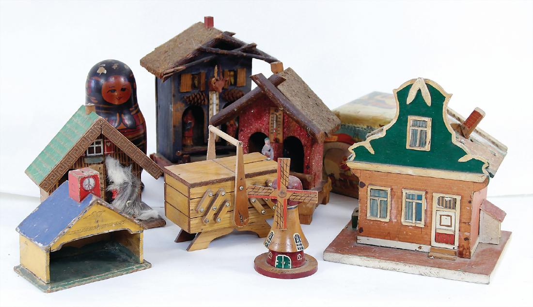 Fundkiste, 4 alte Wetter-Häuschen, Holz, 4 Wand-Uhren, (1 of 1)