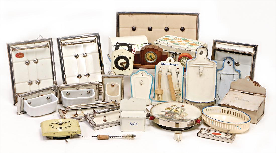 Schönes Konv. Puppenküchen-Ausschmückungsteile, Blech, (1 of 1)