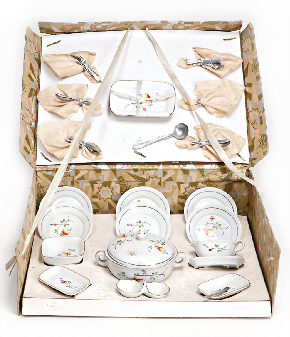 Schönes Puppen-Speiseservice, Porzellan mit (1 of 1)