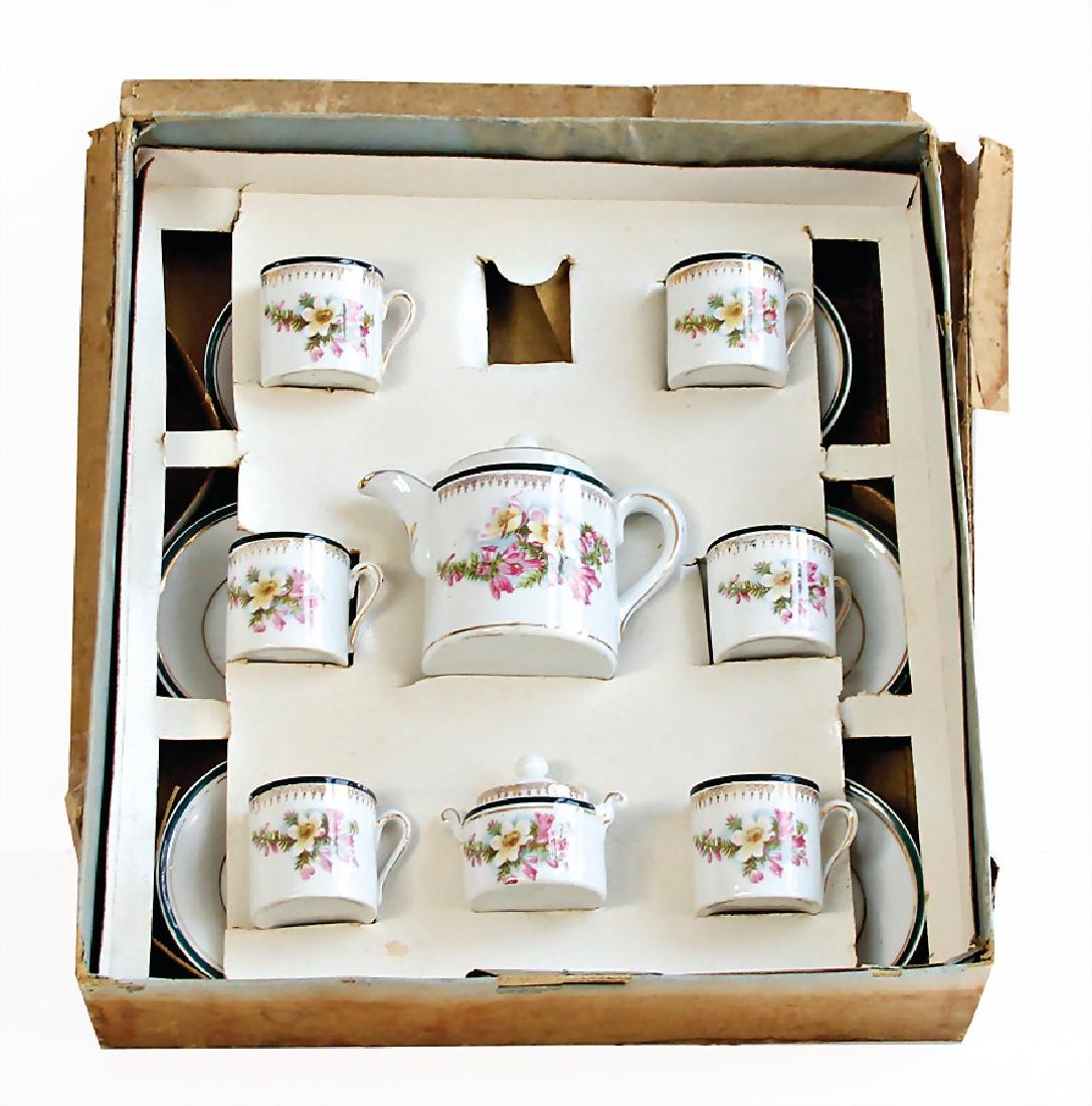Kinder-Kaffeeservice, Porzellan, mit Blumendekor, (1 of 1)