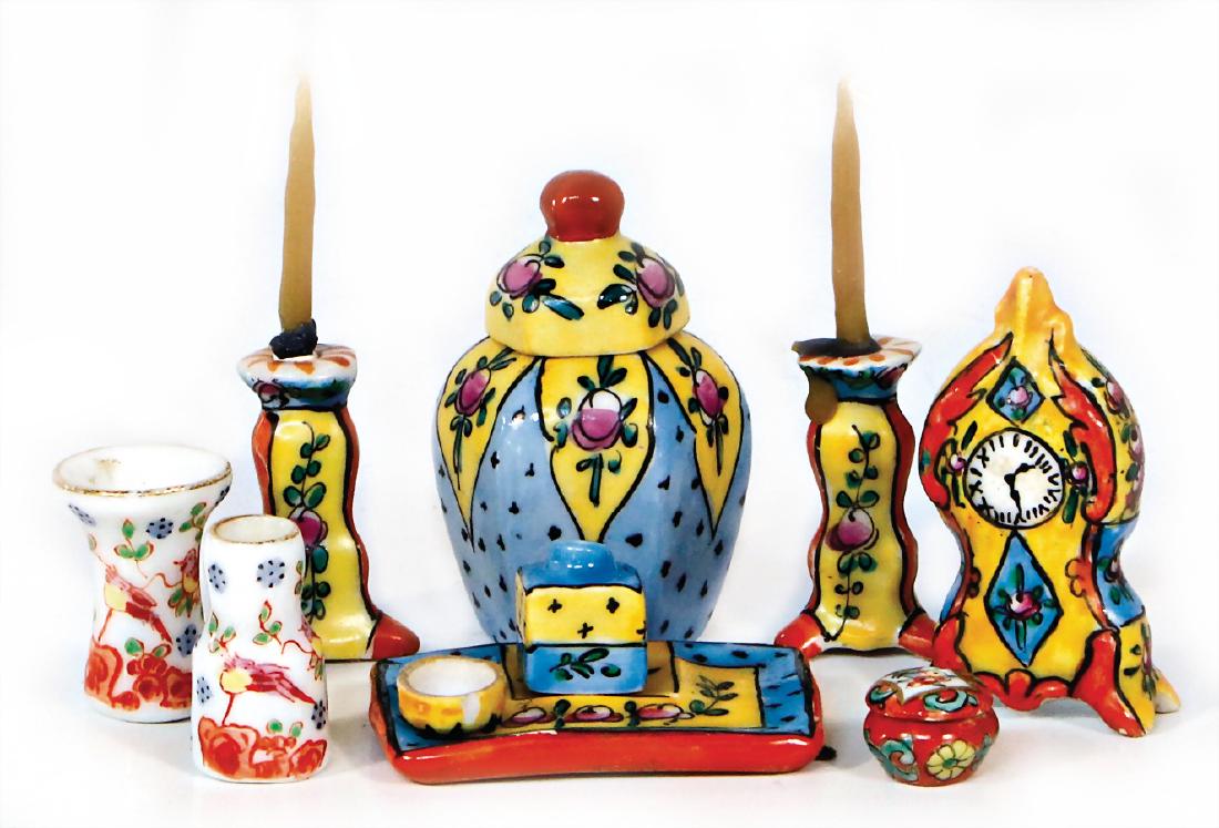 Porzellan-Miniaturen, gemarkt, fein bemalt, nach (1 of 1)