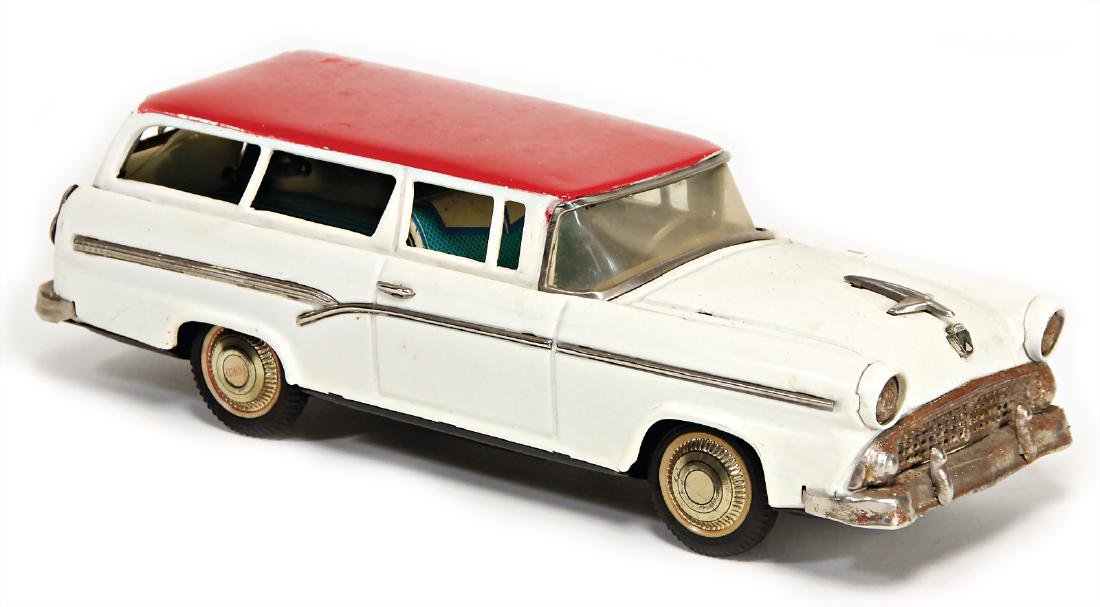 BANDAI estate car, sheet metal, friction drive, 30 cm, (1 of 1)