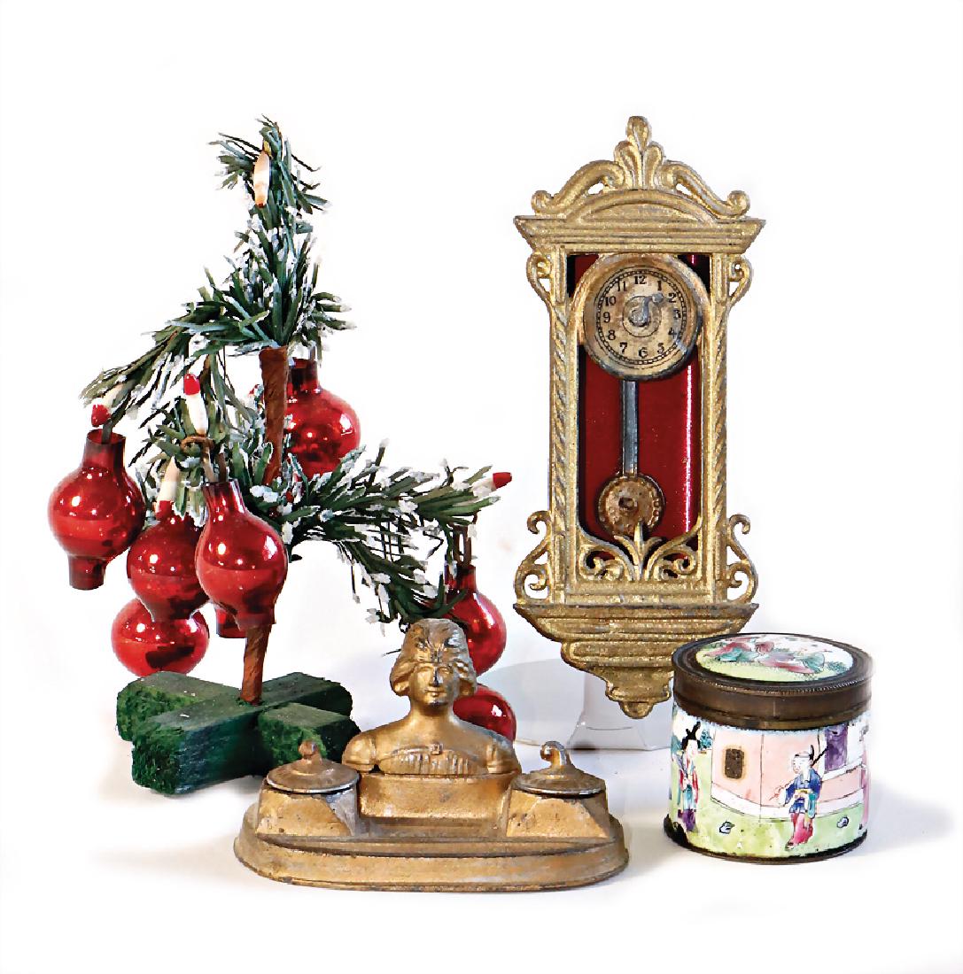 mixed lot of  dollhouse decoration pieces, clock, tin, (1 of 1)