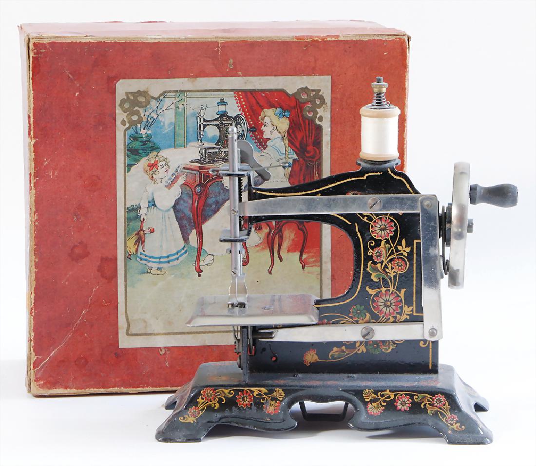 MÜLLER sewing machine, No. 2, without horizontal pole (1 of 1)