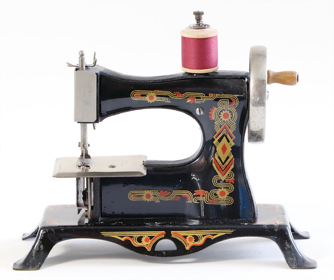 CASIGE sewing machine, No. 2-2, rhombuses decor, Made (1 of 1)