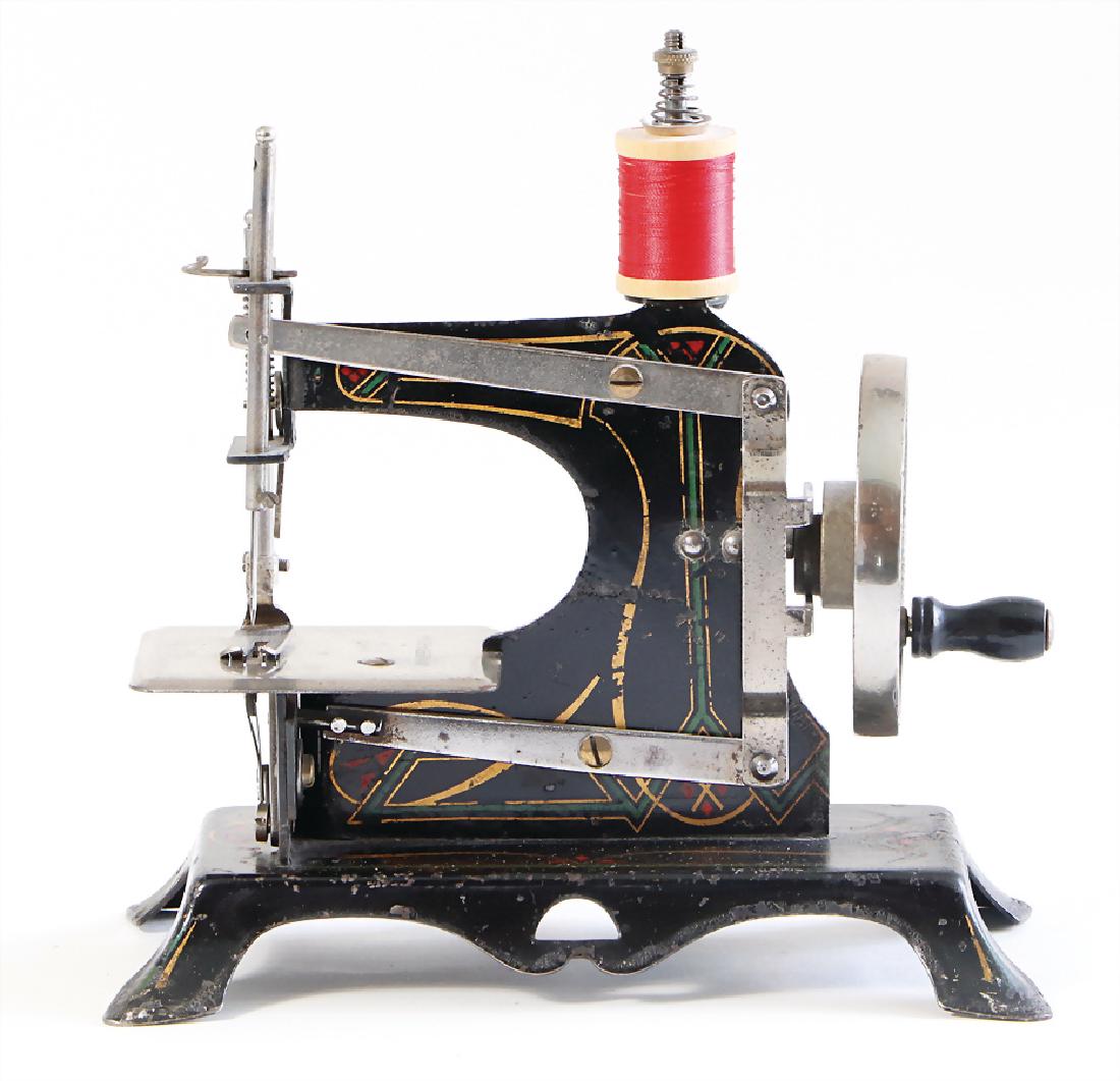 CASIGE sewing machine, No. 5, Made in Germany, line (1 of 1)