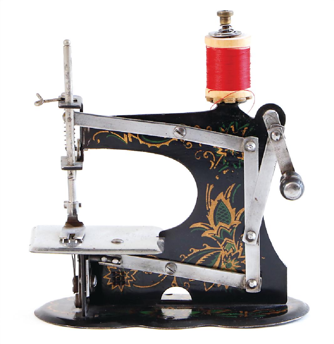 CASIGE sewing machine, No. 1, thistle decor, (1 of 1)