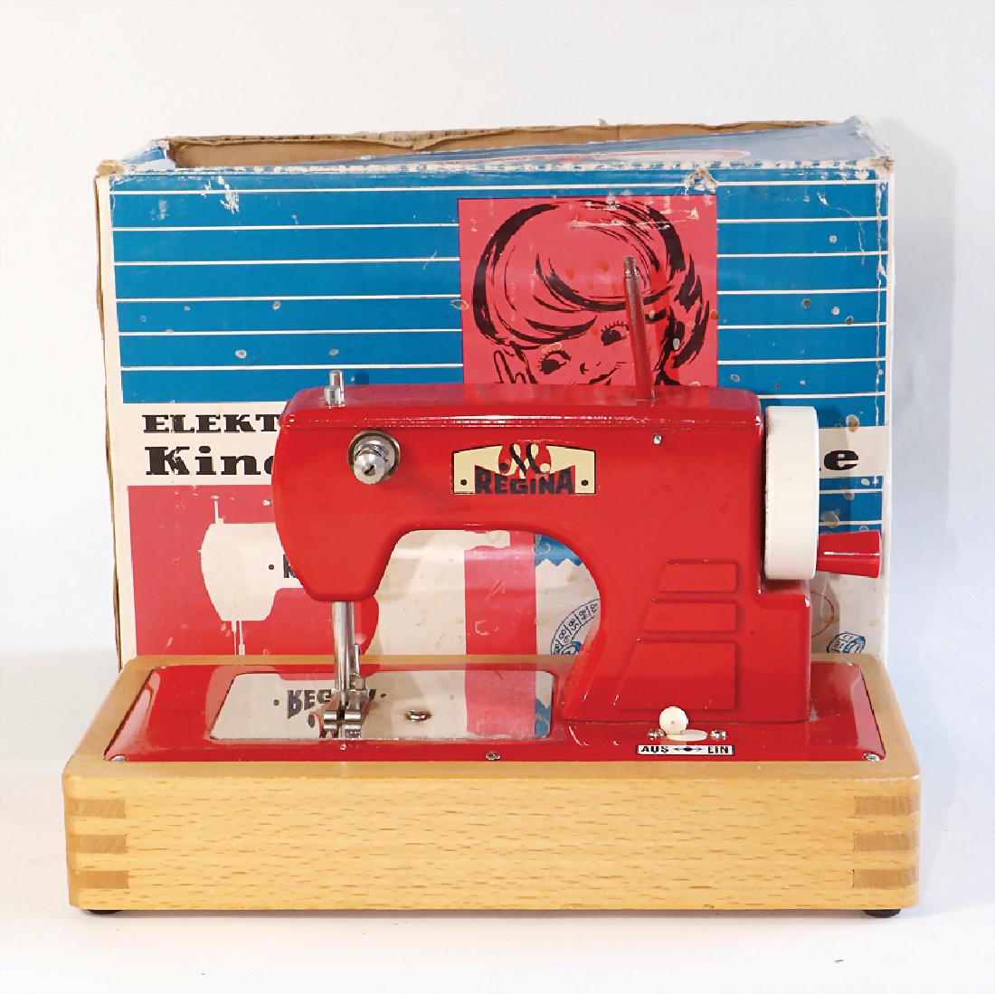 MüLLER No.: 785, hand sewing machine, red, good (1 of 1)