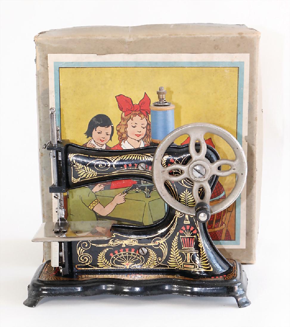 CASIGE sewing machine, No. 2-1, Mona Lisa, late decor, (1 of 1)