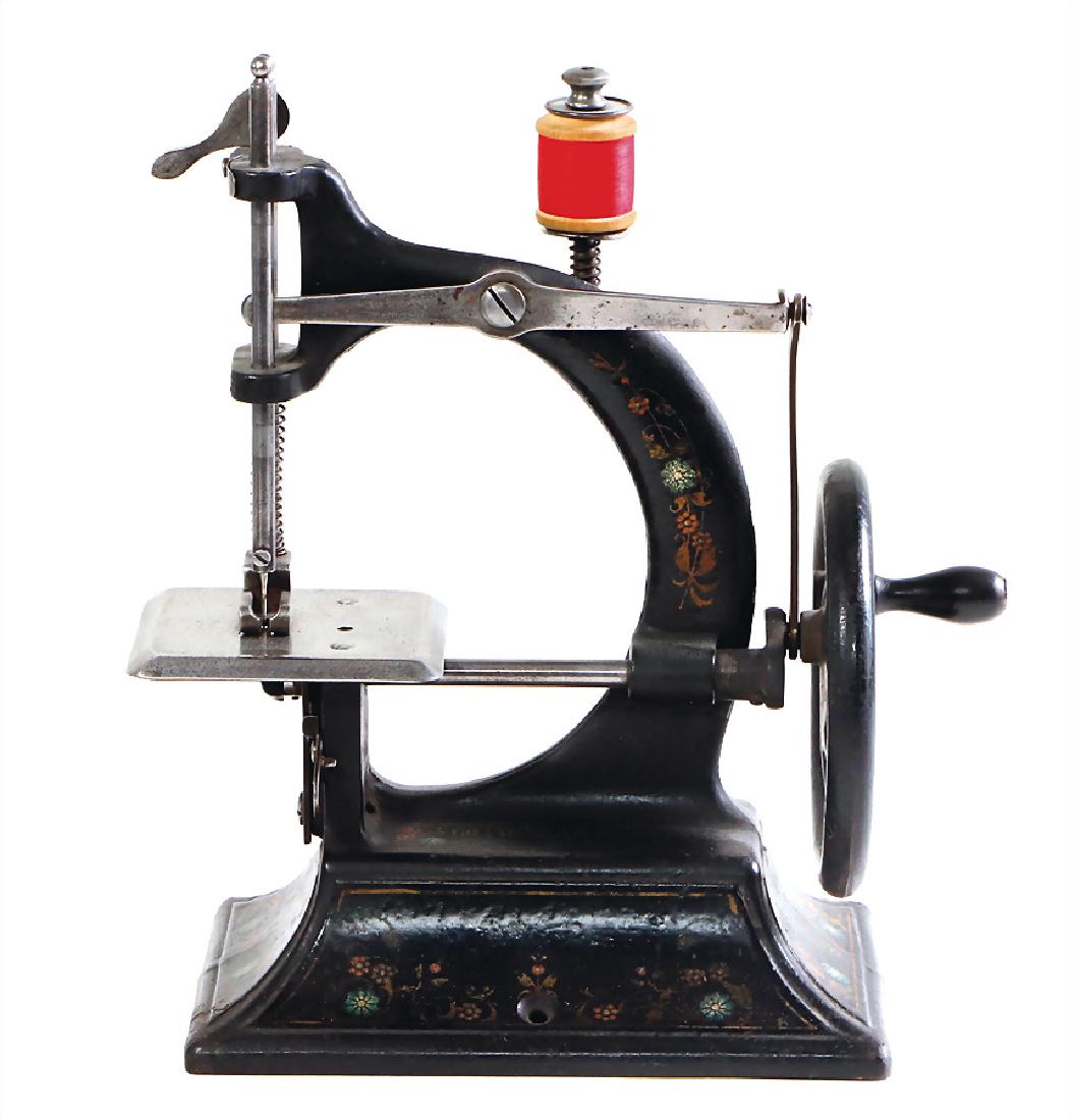 MüLLER sewing machine, No. 8, "The Popular Machine", (1 of 1)