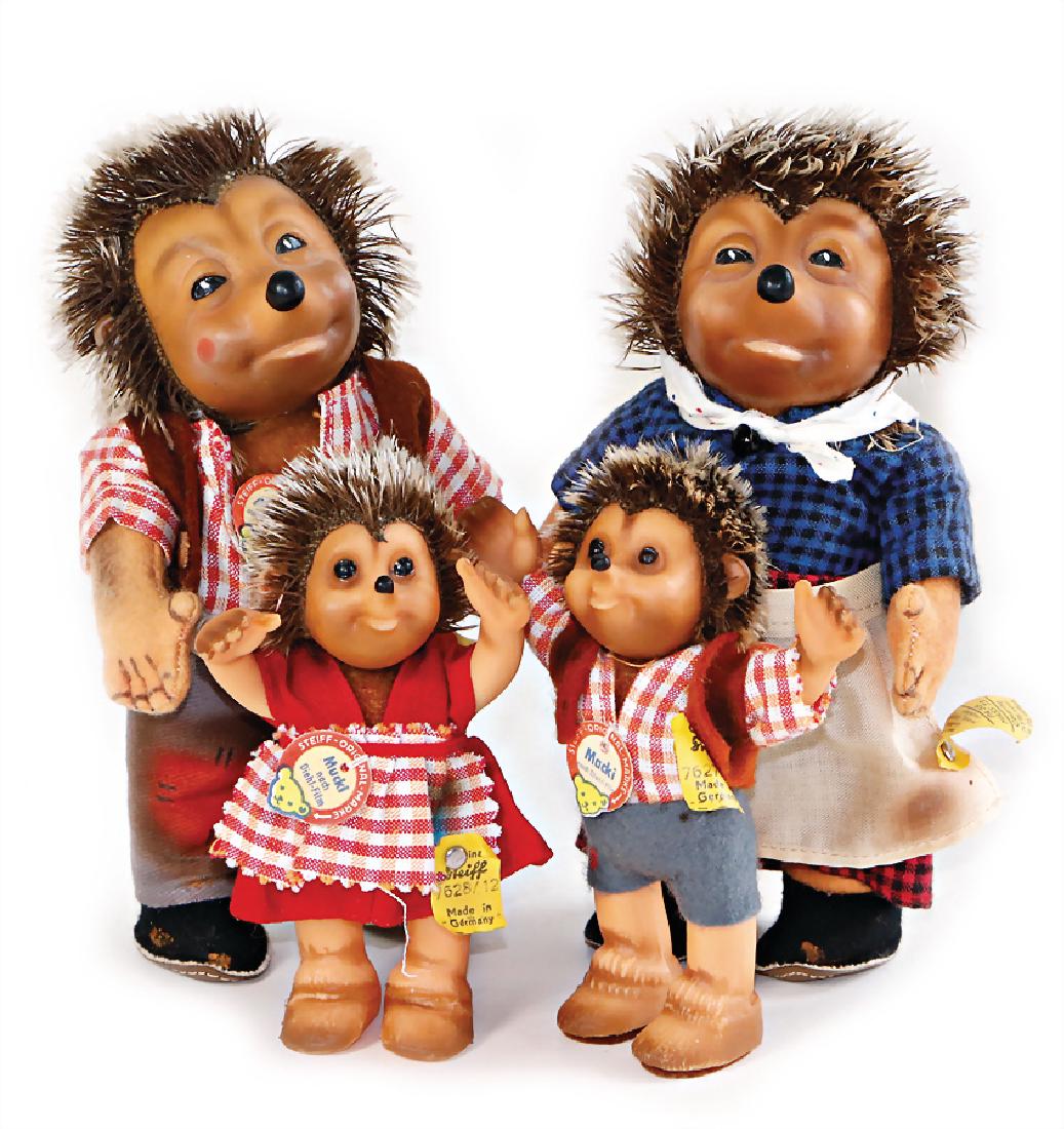 STEIFF mixed lot of advertising figures, Macky &: STEIFF mixed lot of advertising figures, Macky & Mucky, complete, No.: 7628/12, condition as good as new 11 cm, with 1 x Micky & Mecky, 17 cm, complete, No.: 7628/17 German Description STEIFF