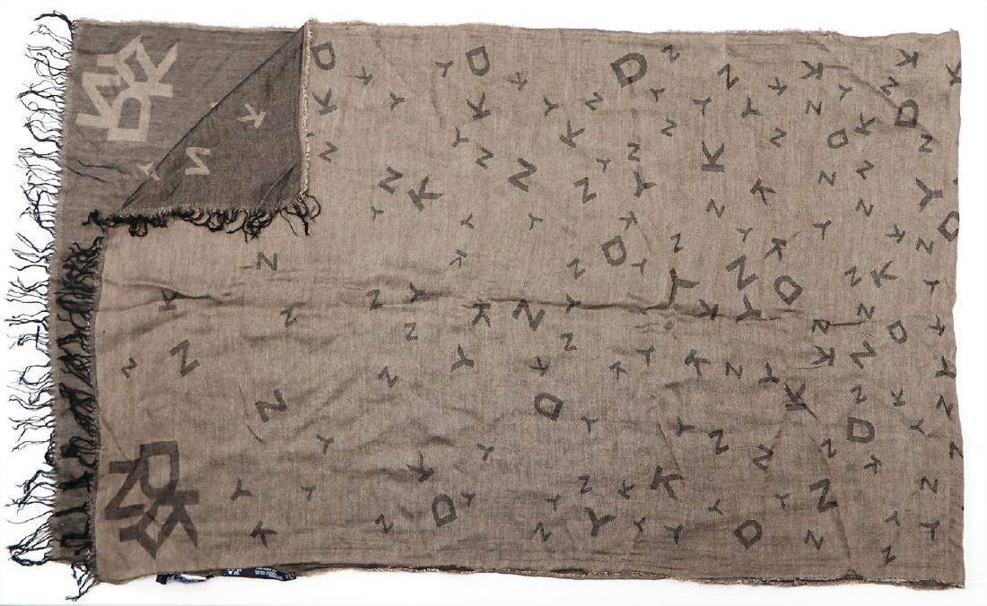 DKNY scarf, brown, 50% modal/50% viscose, DKNY: DKNY scarf, brown, 50% modal/50% viscose, DKNY monogram, lenght: 1.76 m, width: 55 cm, with care label, good condition German Description DKNY Schal, braun, 50% Modal/50% Viscose, DKNY Monogramm, L: 1