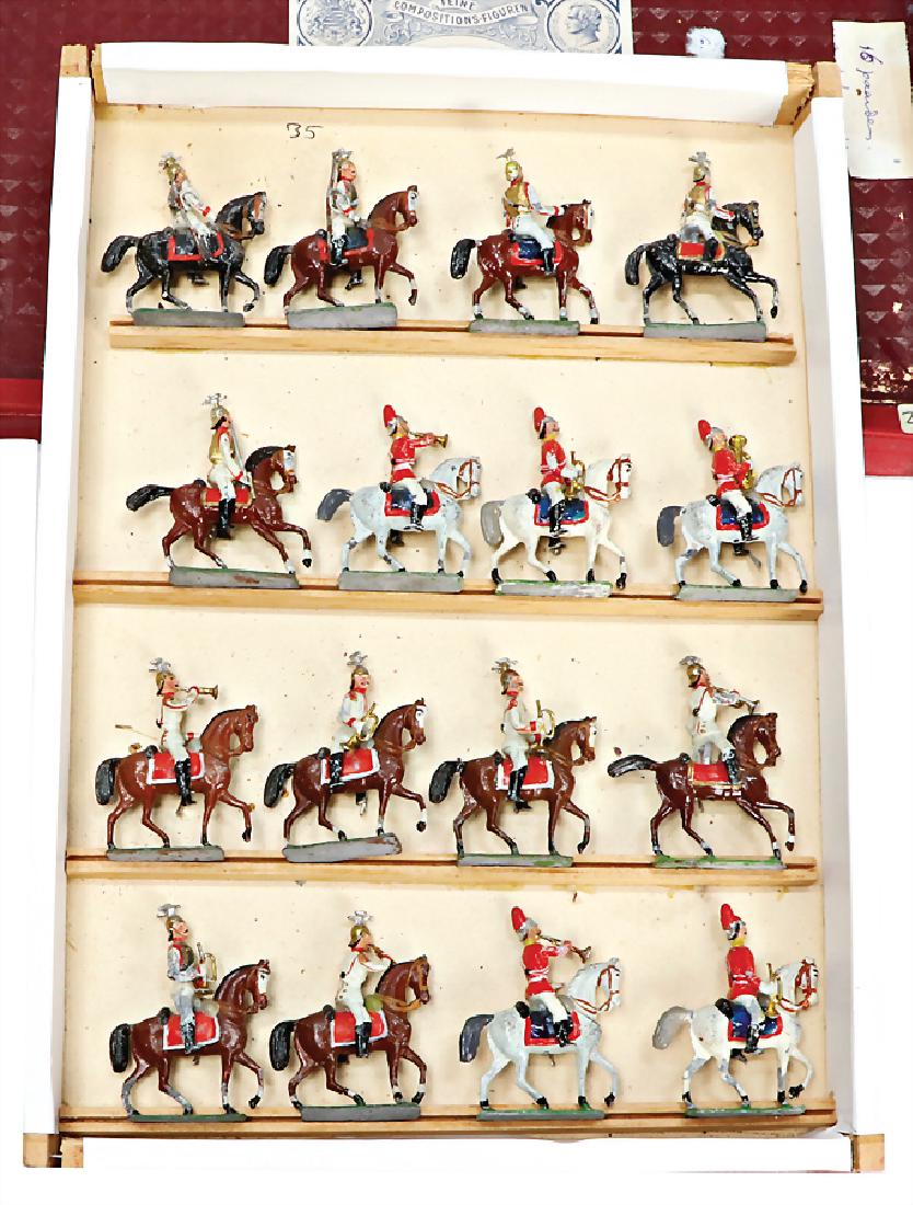 mixed lot of  16 tin composition figures, plastic, (1 of 1)