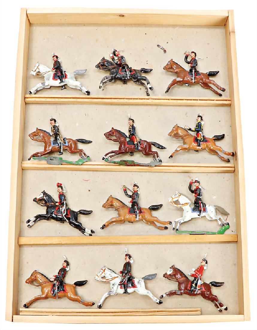 mixed lot of  12 tin composition figures, plastic, (1 of 1)