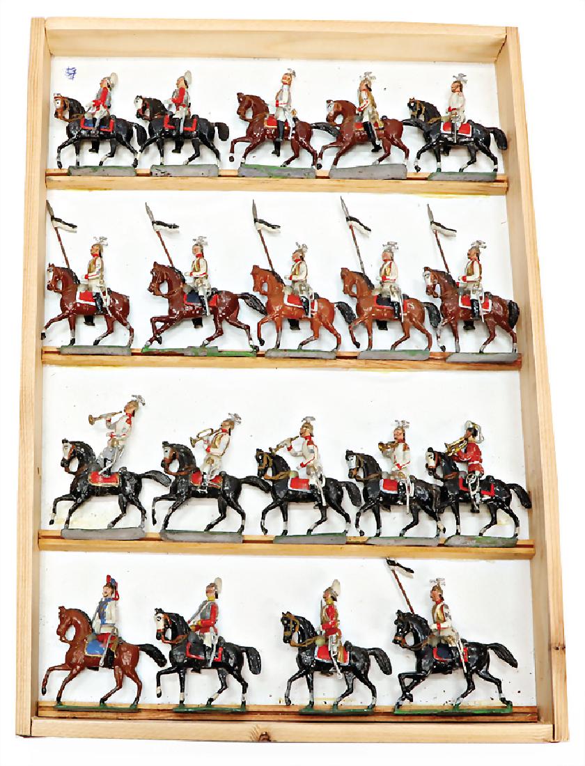 mixed lot of  19 tin composition figures, plastic, (1 of 1)