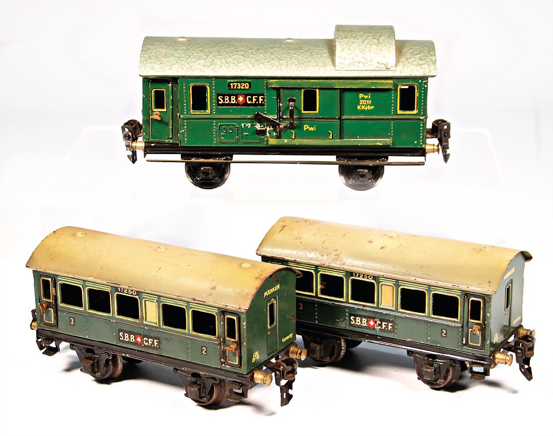 MÄRKLIN train, two 2-axled passenger coaches, and 1 (1 of 1)