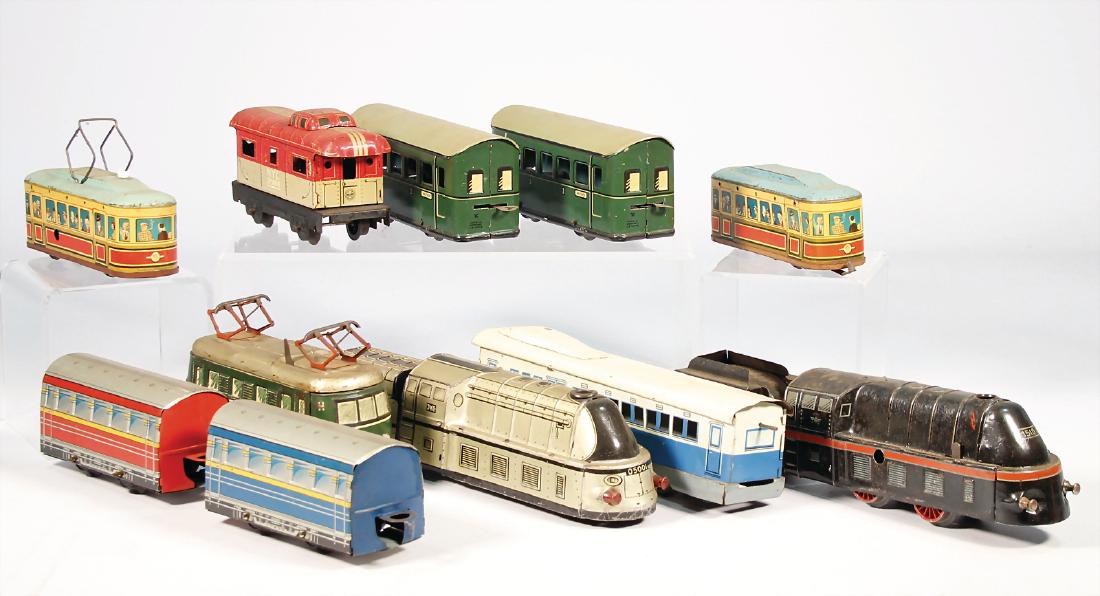 mixed lot of  cars and  locomotives, different (1 of 1)