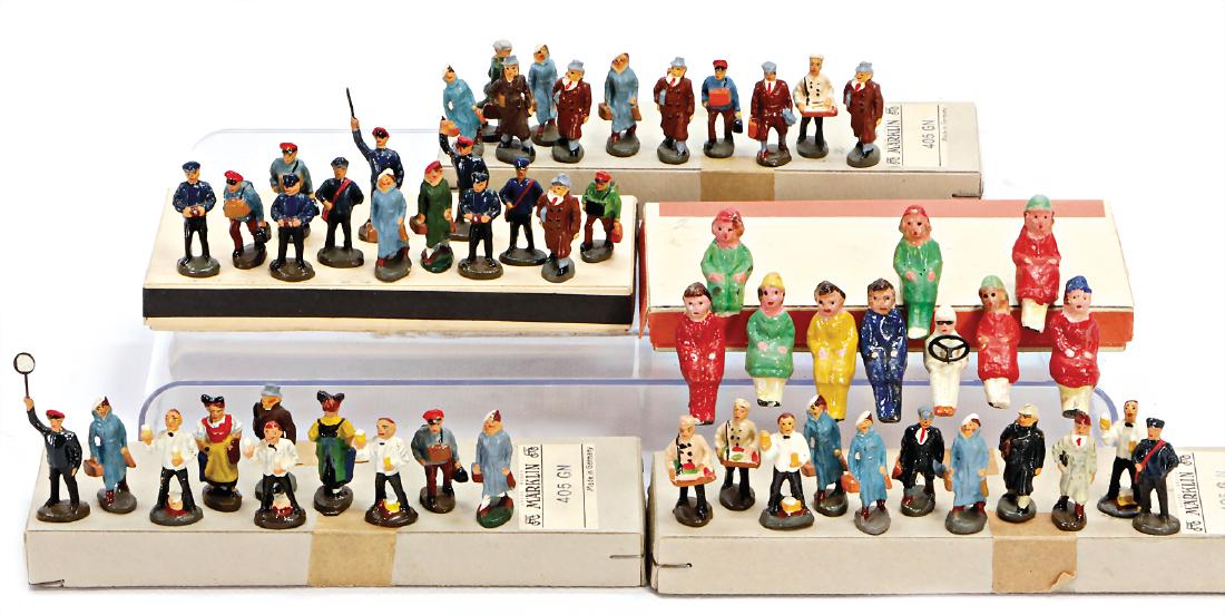 MÄRKLIN figure sets, suitable for track 00, mass, (1 of 1)