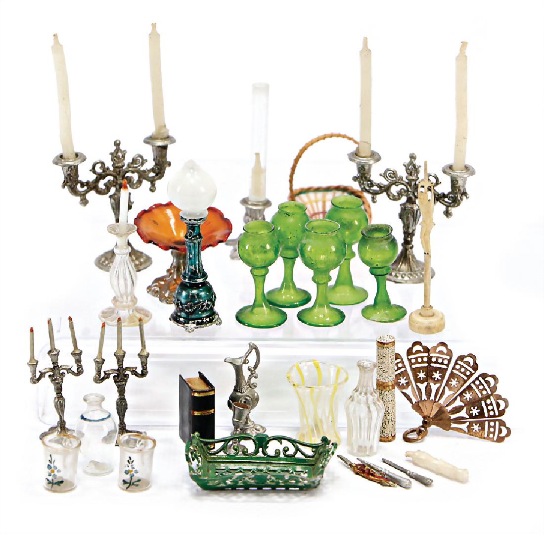 mixed lot of  dollhouse decoration pieces, tin / glass, (1 of 1)