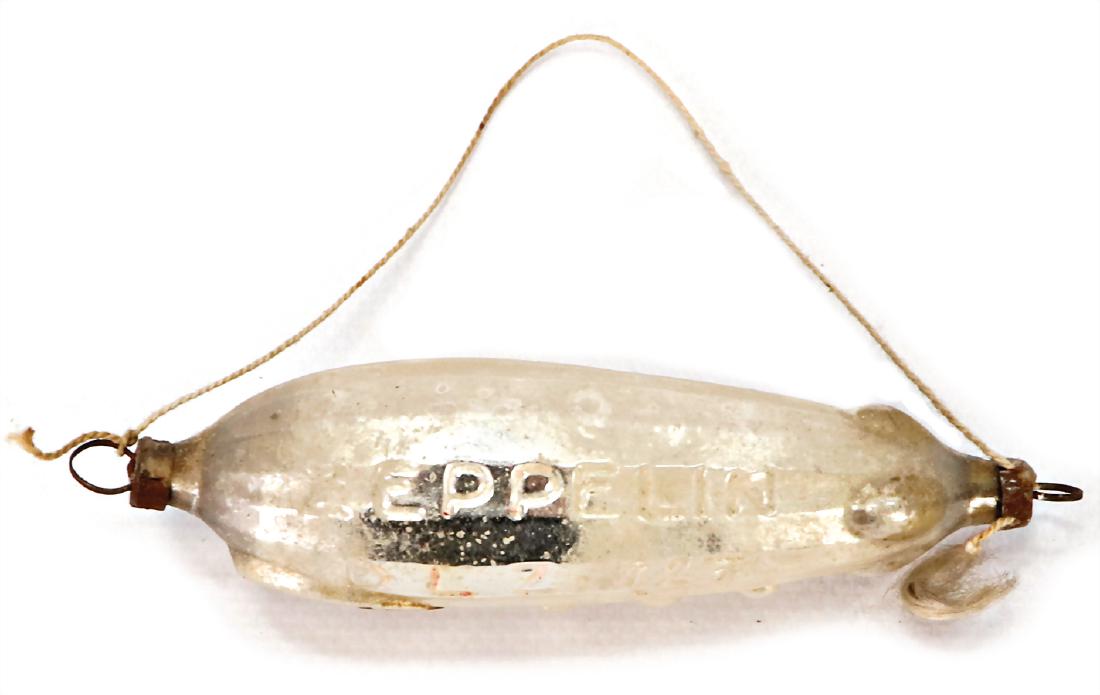 Christmas tree decoration, glass, zeppelin, 11 cm: Christmas tree decoration, glass, zeppelin, 11 cm German Description Christbaumschmuck, Glas, Zeppelin, 11 cm