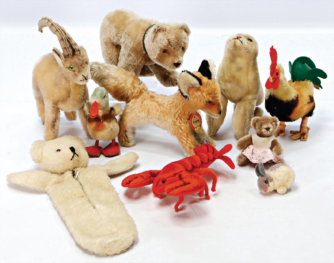 STEIFF Konv. Nachkrieg, Robbe, Hahn, Knopf u. Fahne,: STEIFF Konv. Nachkrieg, Robbe, Hahn, Knopf u. Fahne, Xorry, Knopf, Schild u. Reste der Fahne, kl. Ente, Bock, Bär auf 4 Pfoten, Rabbi, 1 Fuß fehlt, Fühler fehlen, kl. Bär, 1 Hase, 1 Flaschenhalter