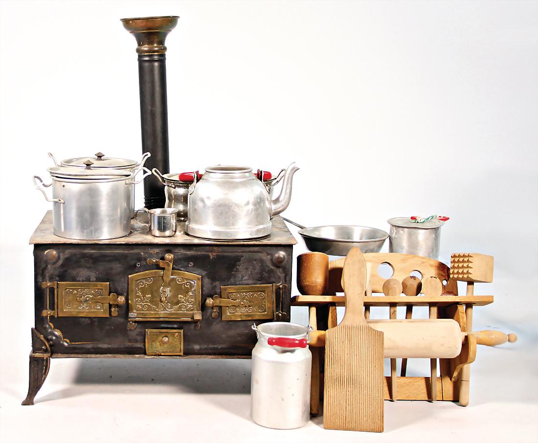 Alter Puppenherd, Blech, altersbed. Roststellen, L: 29 (1 of 1)