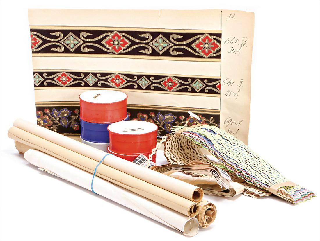 mixed lot of  dollhouse wallpapers and  ornamantel (1 of 1)