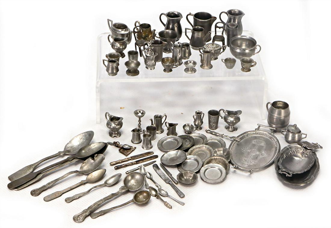 mixed lot of  tin parts for a dollhouse room, service, (1 of 1)