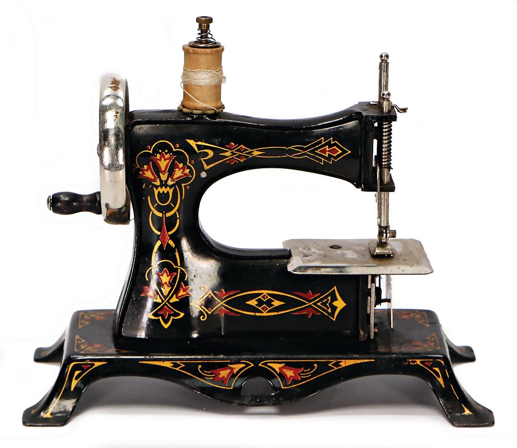children`s sewing machine, heavy tin construction, 23 (1 of 1)