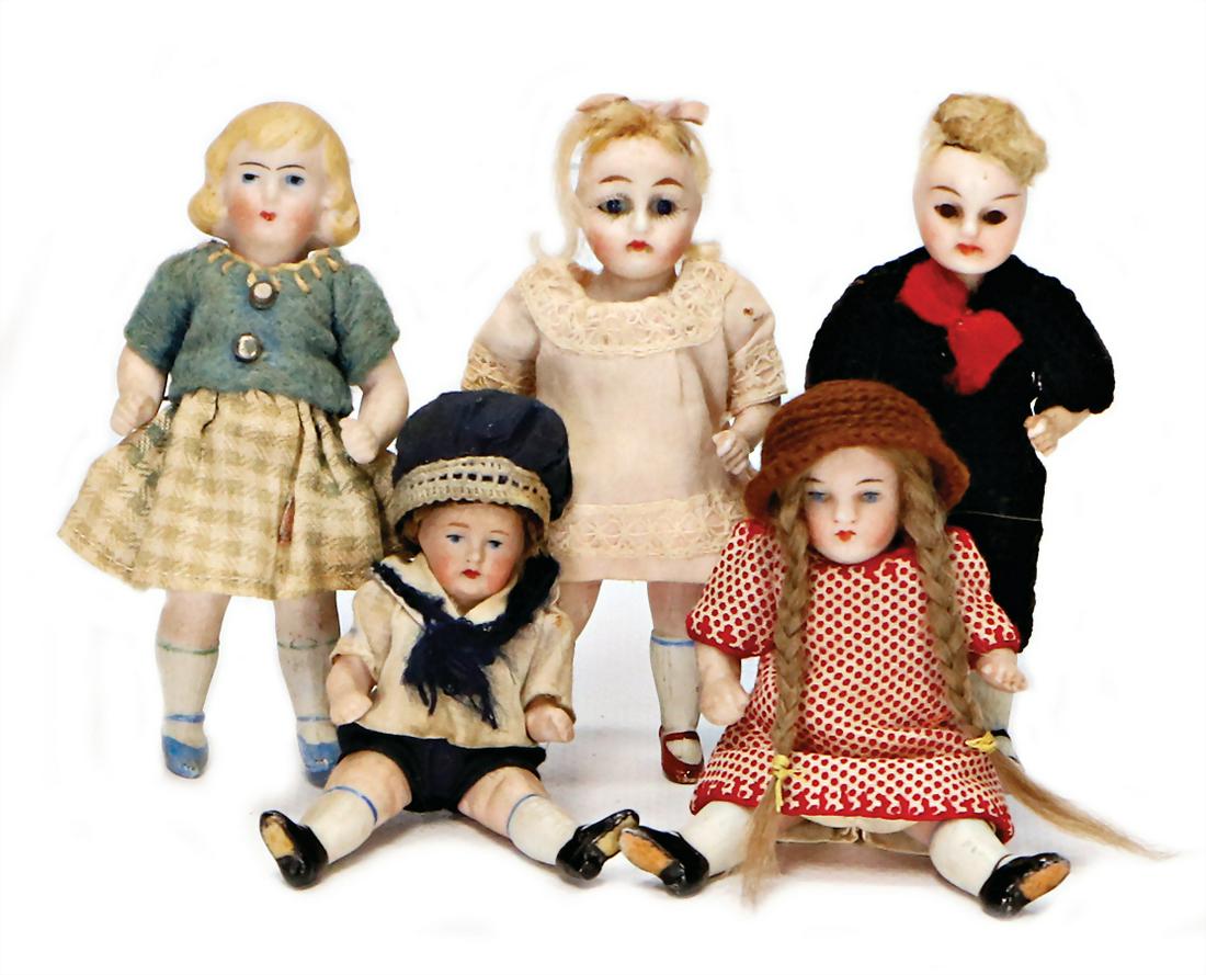mixed lot of  5 dollhouse dolls, children, all-bisque, (1 of 1)
