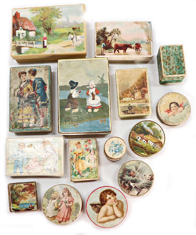 mixed lot of  tins and boxes for a dollhouse or for a (1 of 1)