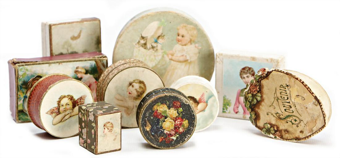 nice mixed lot of cardboard boxes, lithographed,: nice mixed lot of cardboard boxes, lithographed, partially unusual shaped, 3-8 cm German Description Schönes Konv. Pappschachteln, lithogr., teils ausgefallene Form, 3-8 cm