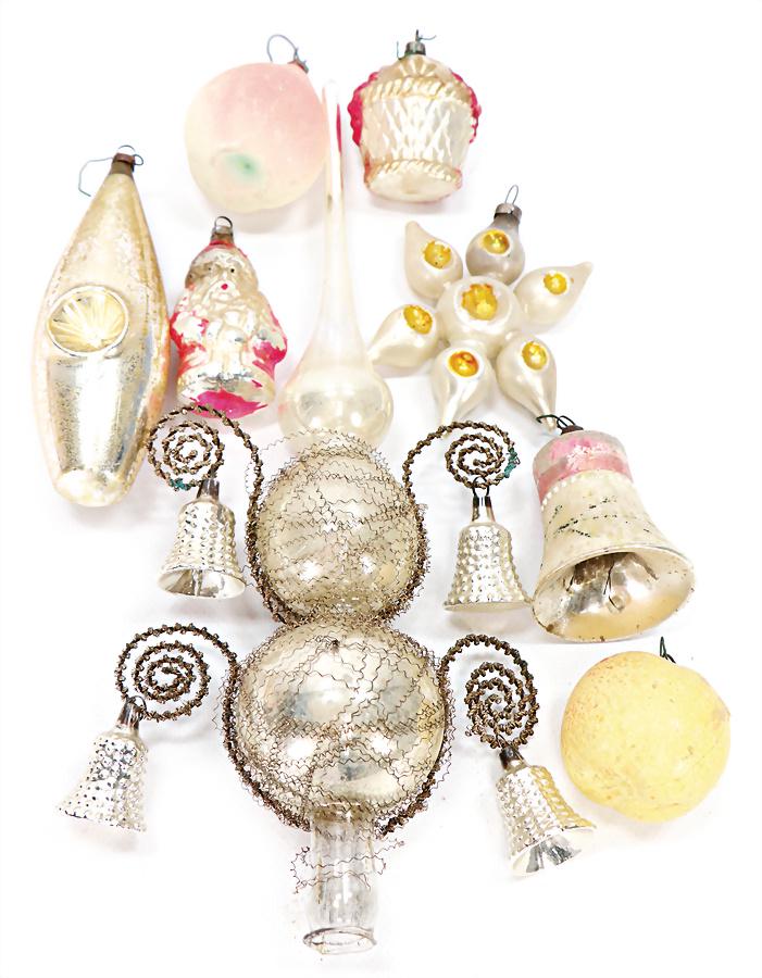 mixed lot of  Christmas tree decoration, glass, Santa (1 of 1)