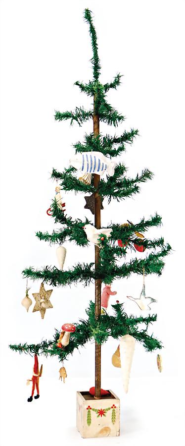 tree, decorated, with wood base, cotton wool, cardboard: tree, decorated, with wood base, cotton wool, cardboard and mass pieces, 1 of it is a DRESDEN cardboard pig, 109 cm German Description Federbaum, geschmückt, mit Holz-Sockel, Watte, Pappe u. Masse-Te