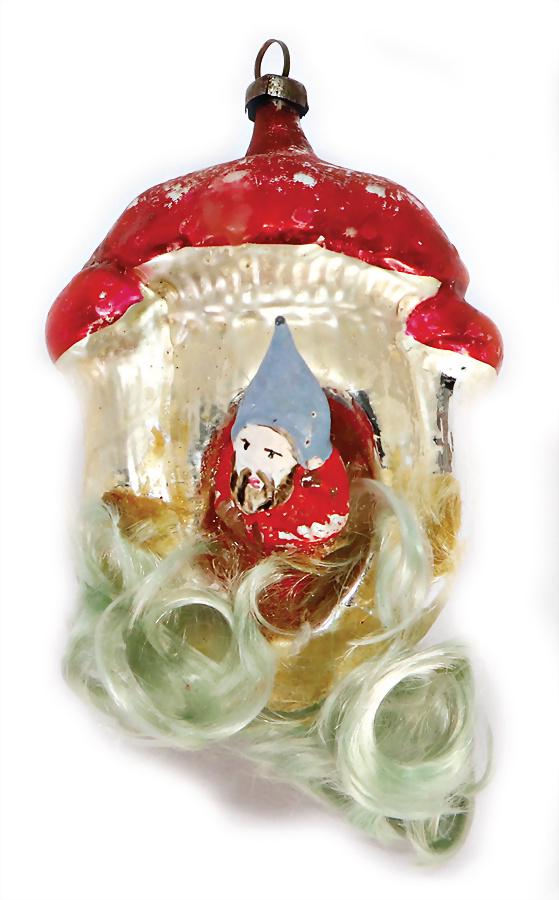Christmas tree decoration, glass, mushroom with 1 dwarf: Christmas tree decoration, glass, mushroom with 1 dwarf and fairy hair, 9 cm, rare German Description Christbaumschmuck, Glas, Pilz mit 1 Zwerg u. Engelshaar, 9 cm, selten