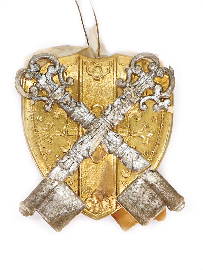 DRESDEN CARDBOARD candy  container, emblem with 2 (1 of 1)